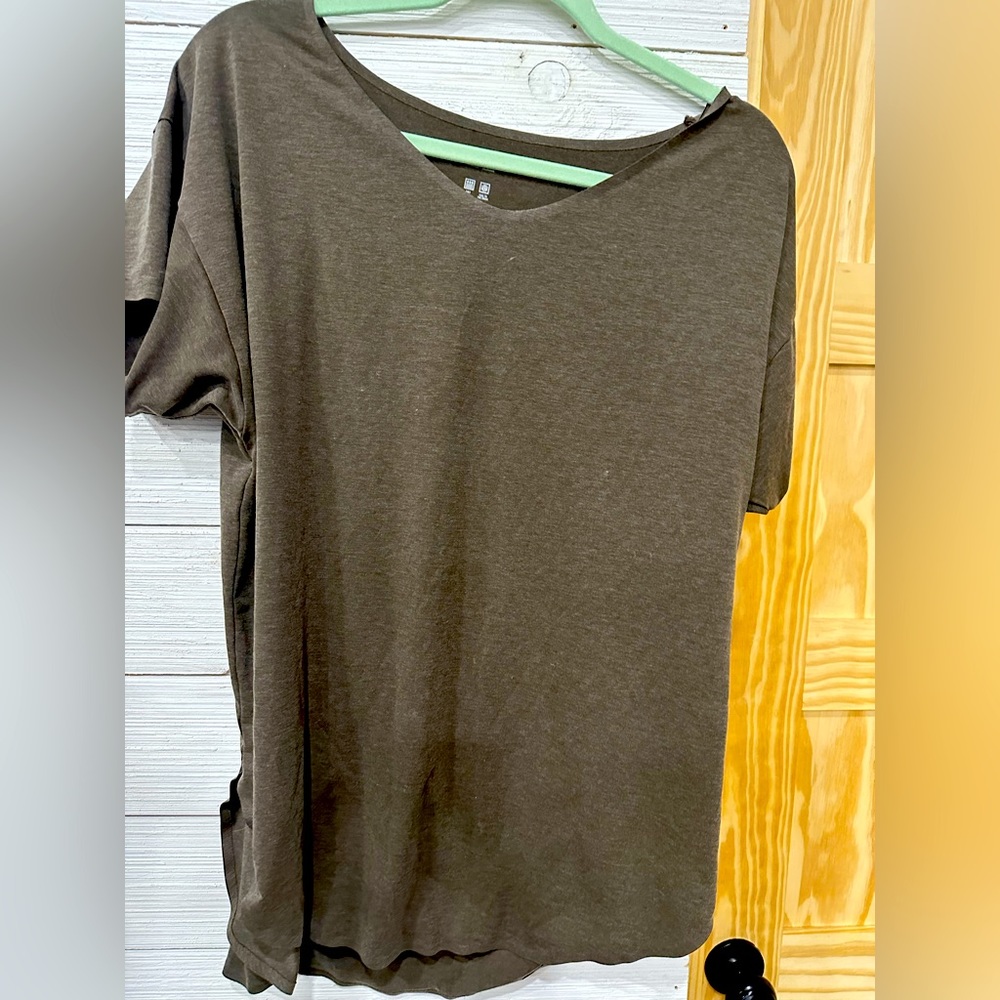 Uniqlo Med Heather green Womens blouse